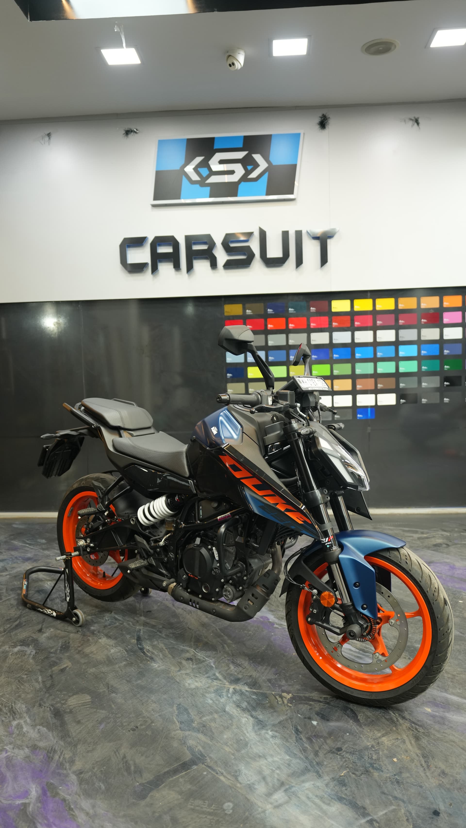 Carsuit Andheri East studio — bay 2
