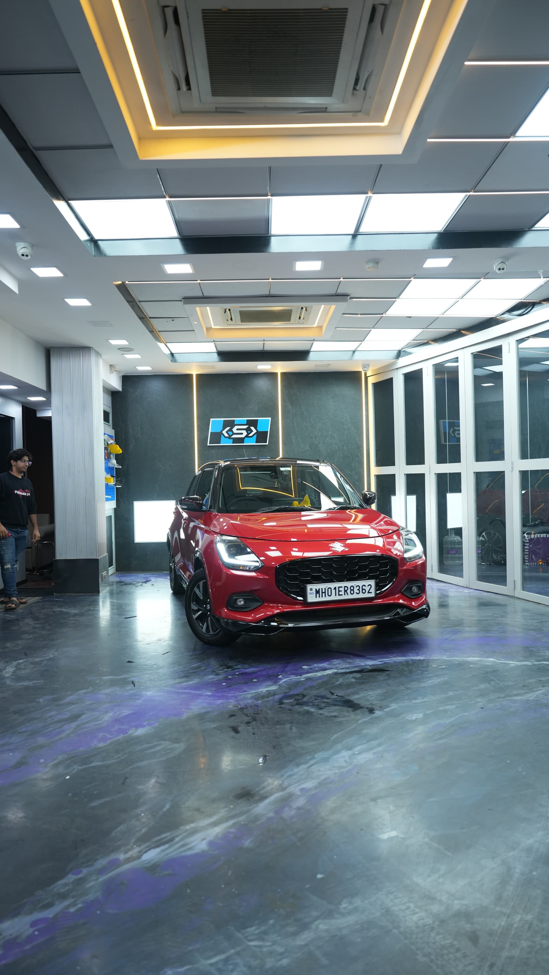 Carsuit Worli studio — bay 2